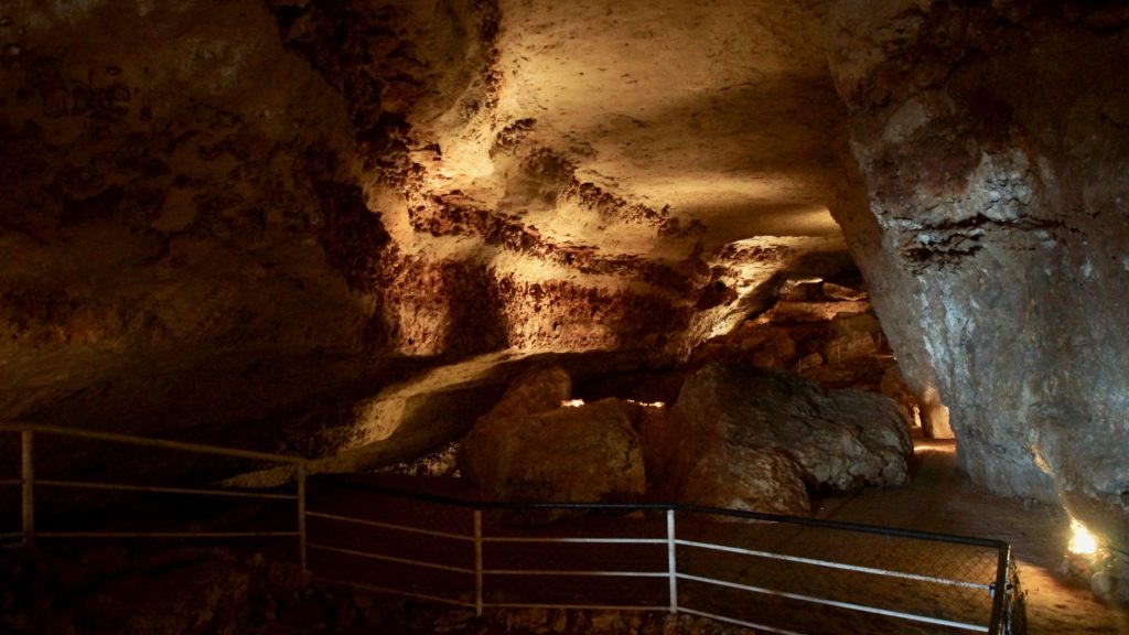 Caverne Bara-Bahau Longueur